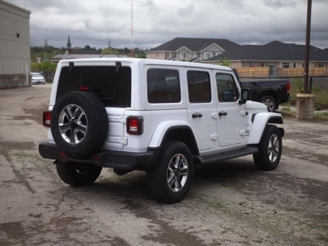 2022 Jeep Wrangler Unlimited Sahara  **LOW KMS - 1 OWNER** Photo4