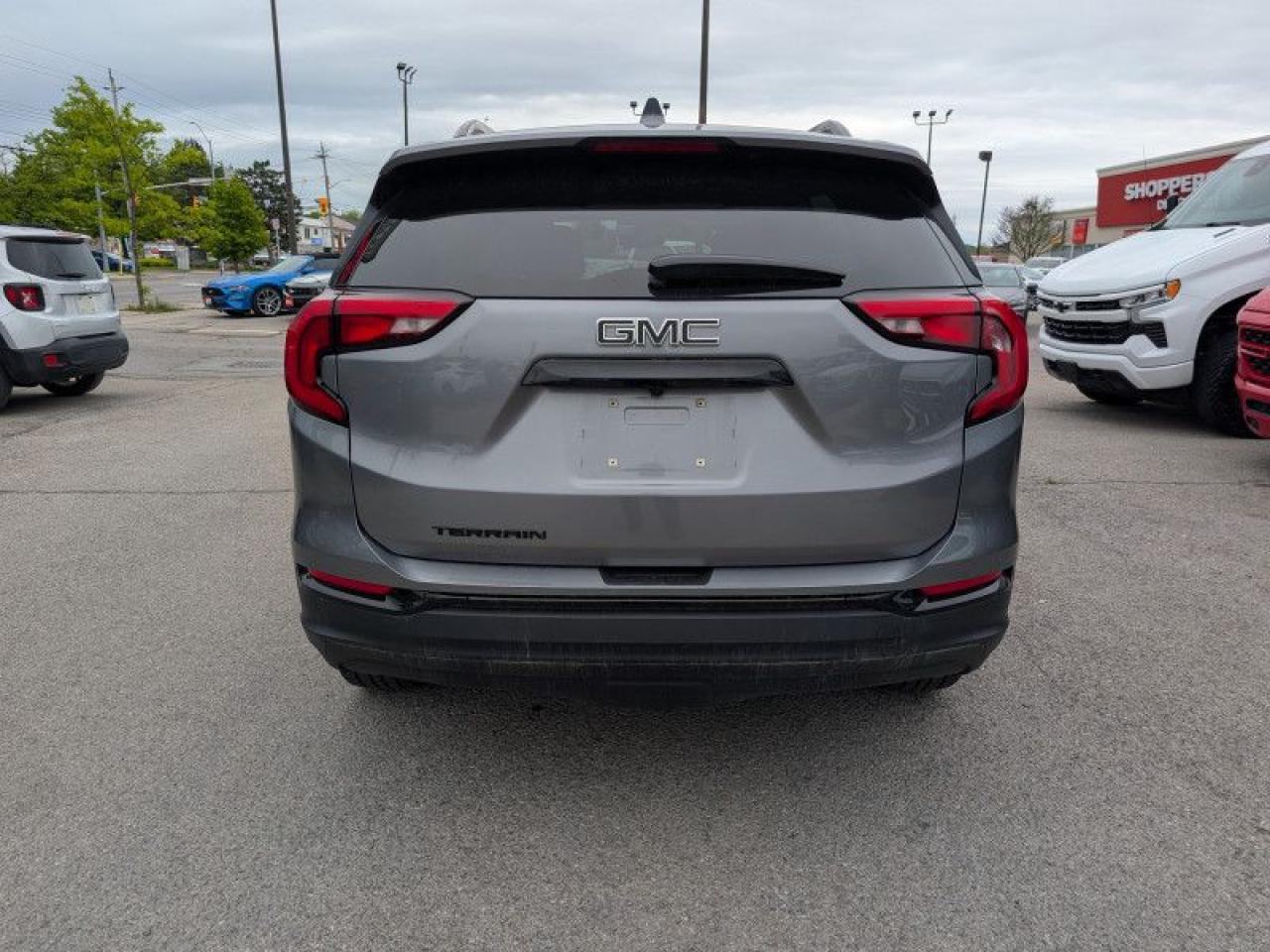 2021 GMC Terrain SLE Elevation Edition  **LOW KMS** Photo3