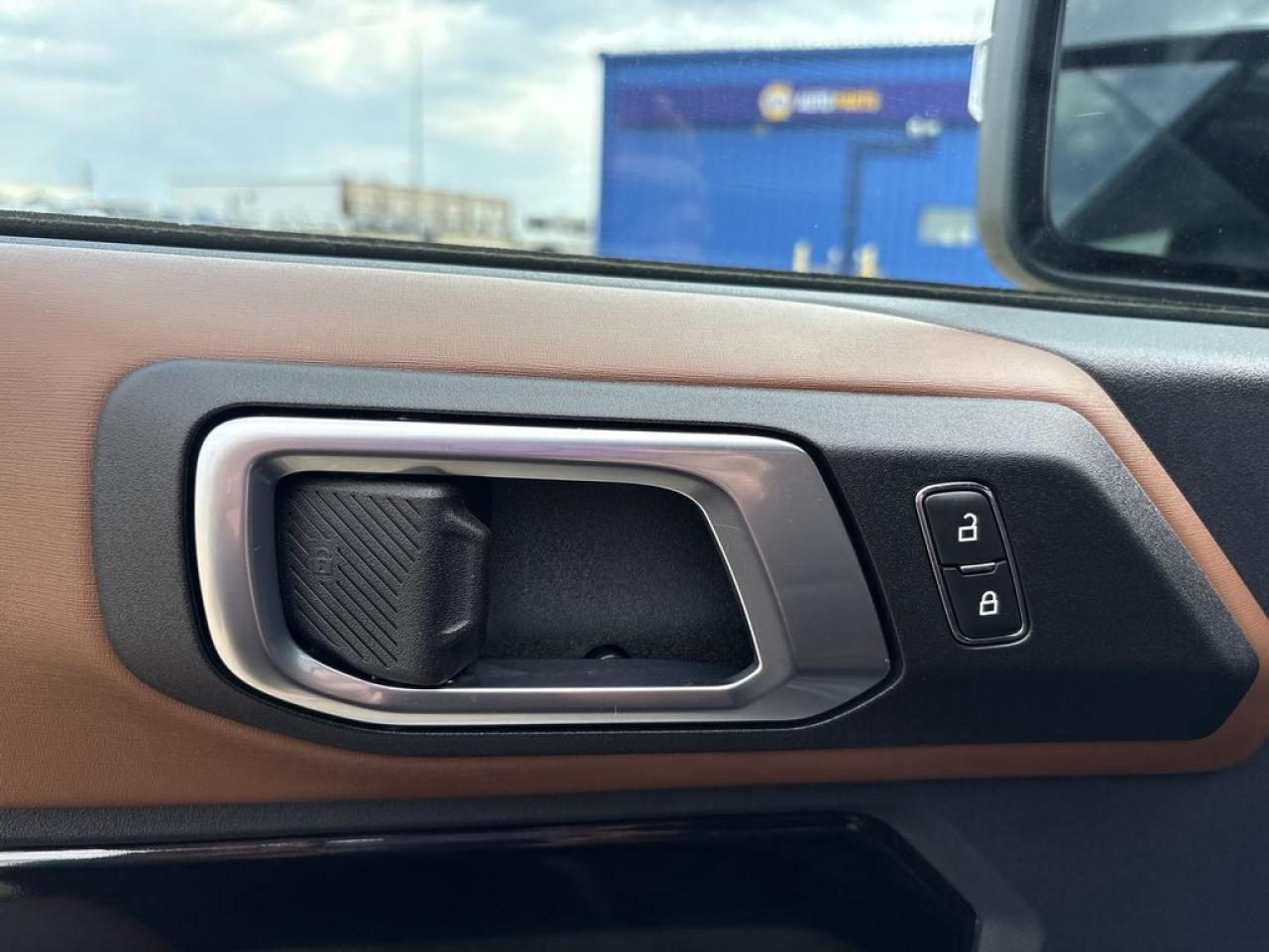2023 Ford Bronco Outer Banks Photo5