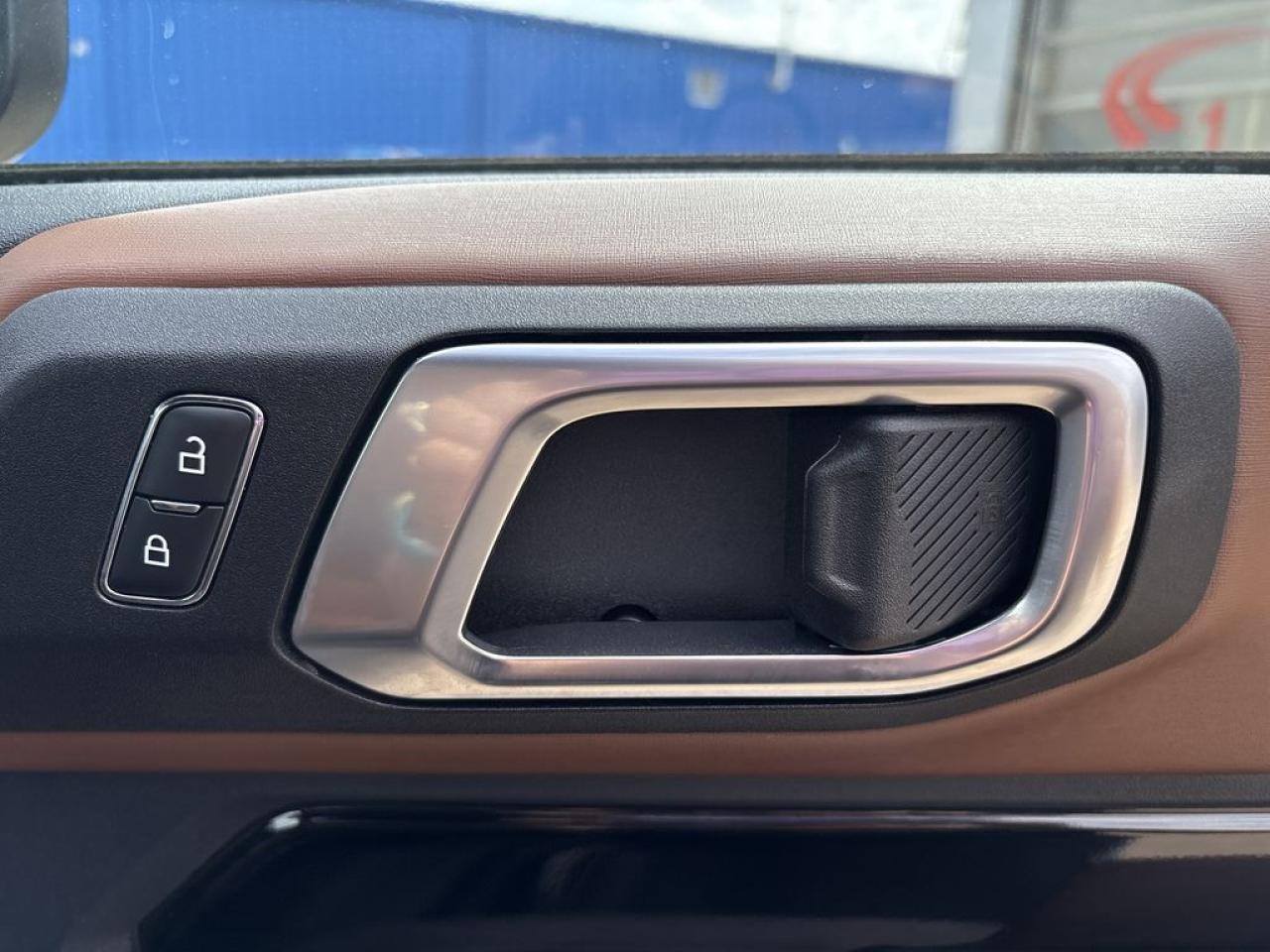 2023 Ford Bronco Outer Banks Photo5
