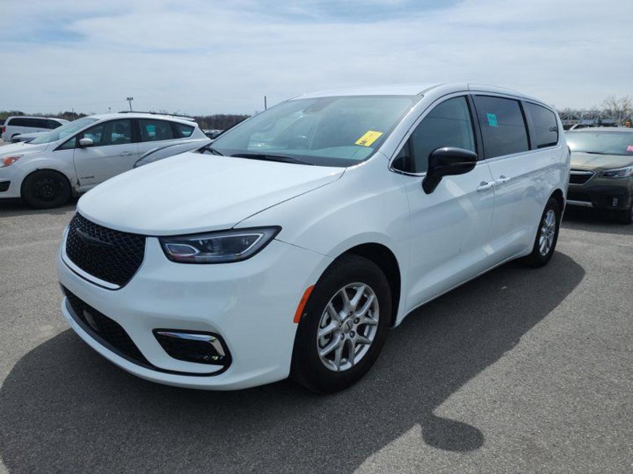 Used 2024 Chrysler Pacifica Touring-L| Leather | Adaptive Cruise | Power Hatch + Sliders | Heated Wheel + Seats | BSM & More ! for sale in Guelph, ON