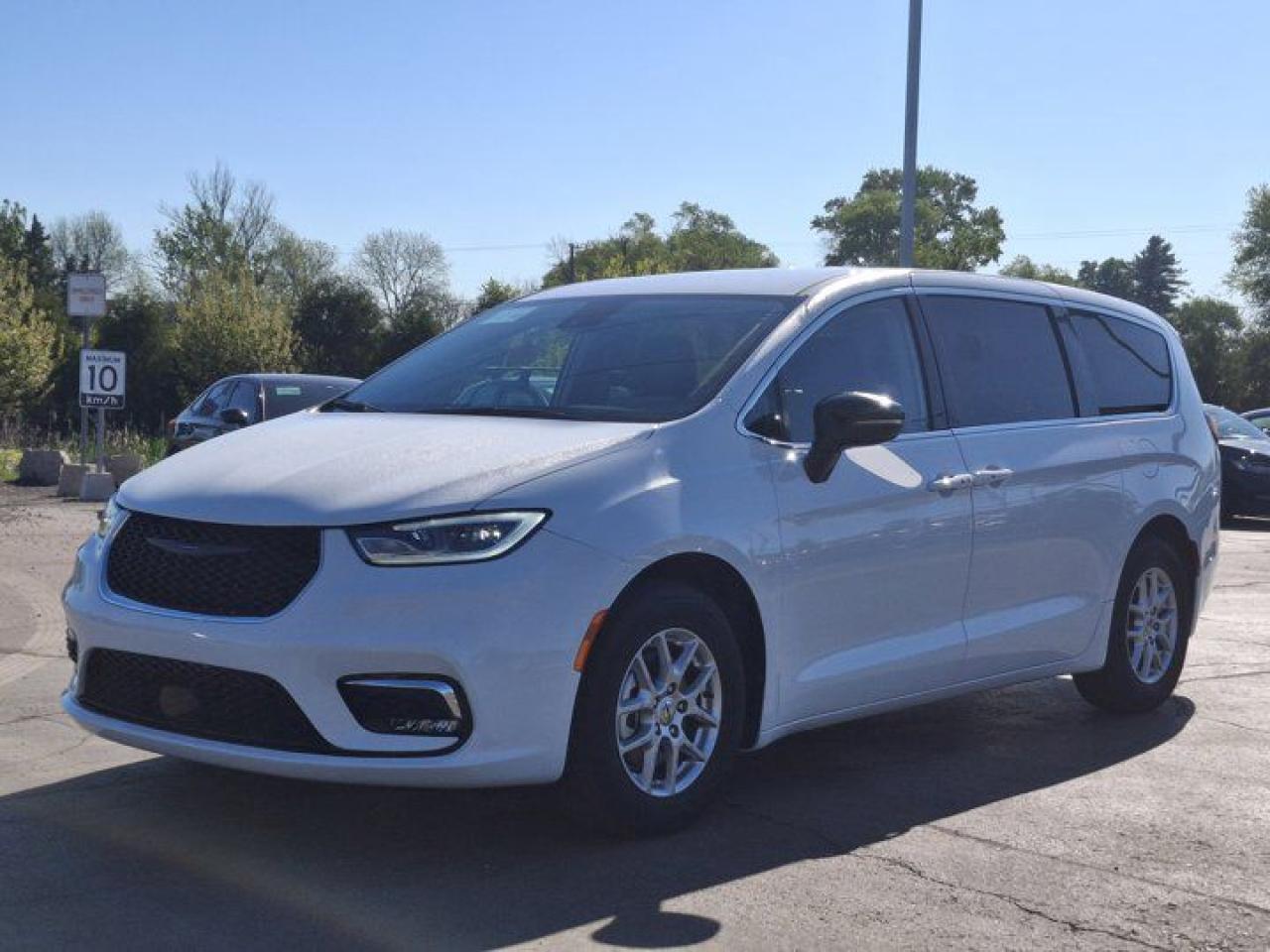 Used 2024 Chrysler Pacifica Touring-L| Leather | Adaptive Cruise | Power Hatch + Sliders | Heated Wheel + Seats | BSM & More ! for sale in Guelph, ON