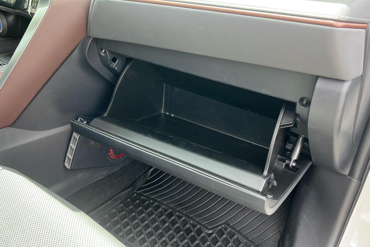 2022 Toyota Venza Hybrid Limited Photo