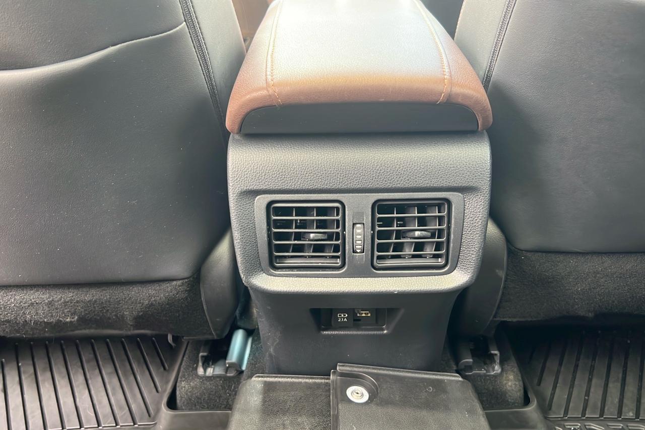 2022 Toyota Venza Hybrid Limited Photo