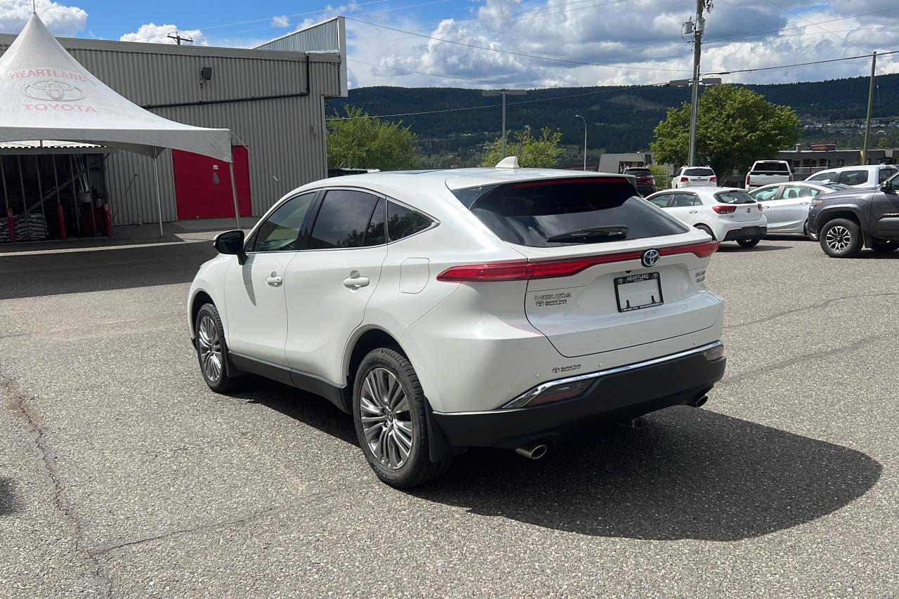2022 Toyota Venza Hybrid Limited Photo4