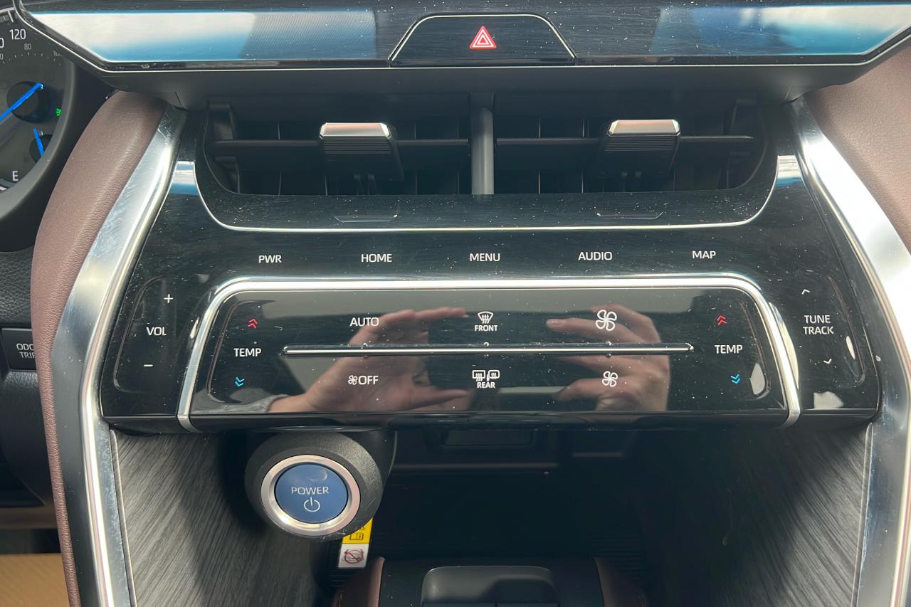 2022 Toyota Venza Hybrid Limited Photo
