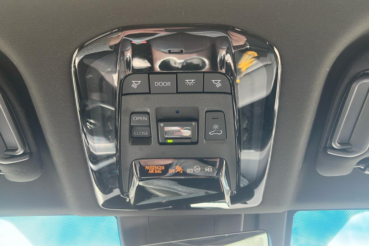 2022 Toyota Venza Hybrid Limited Photo