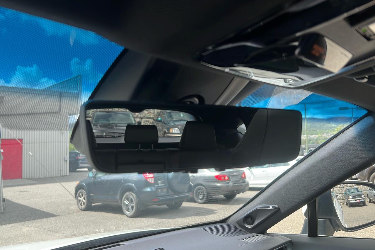 2022 Toyota Venza Hybrid Limited Photo