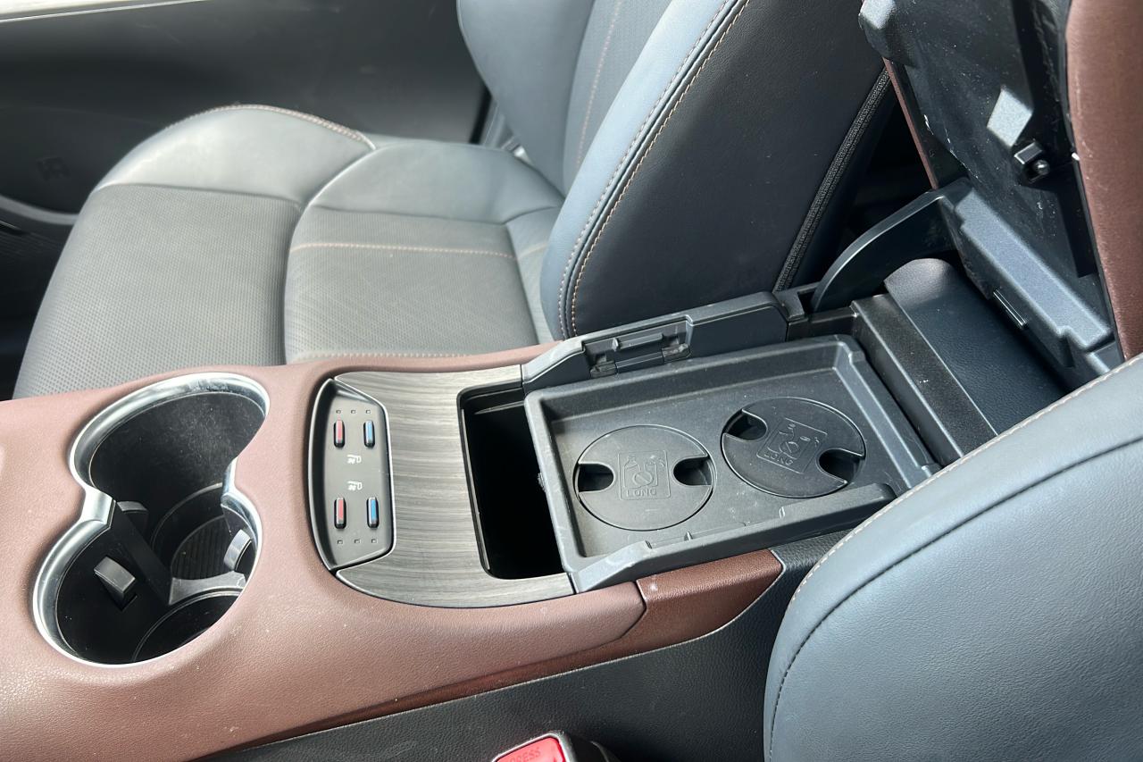 2022 Toyota Venza Hybrid Limited Photo