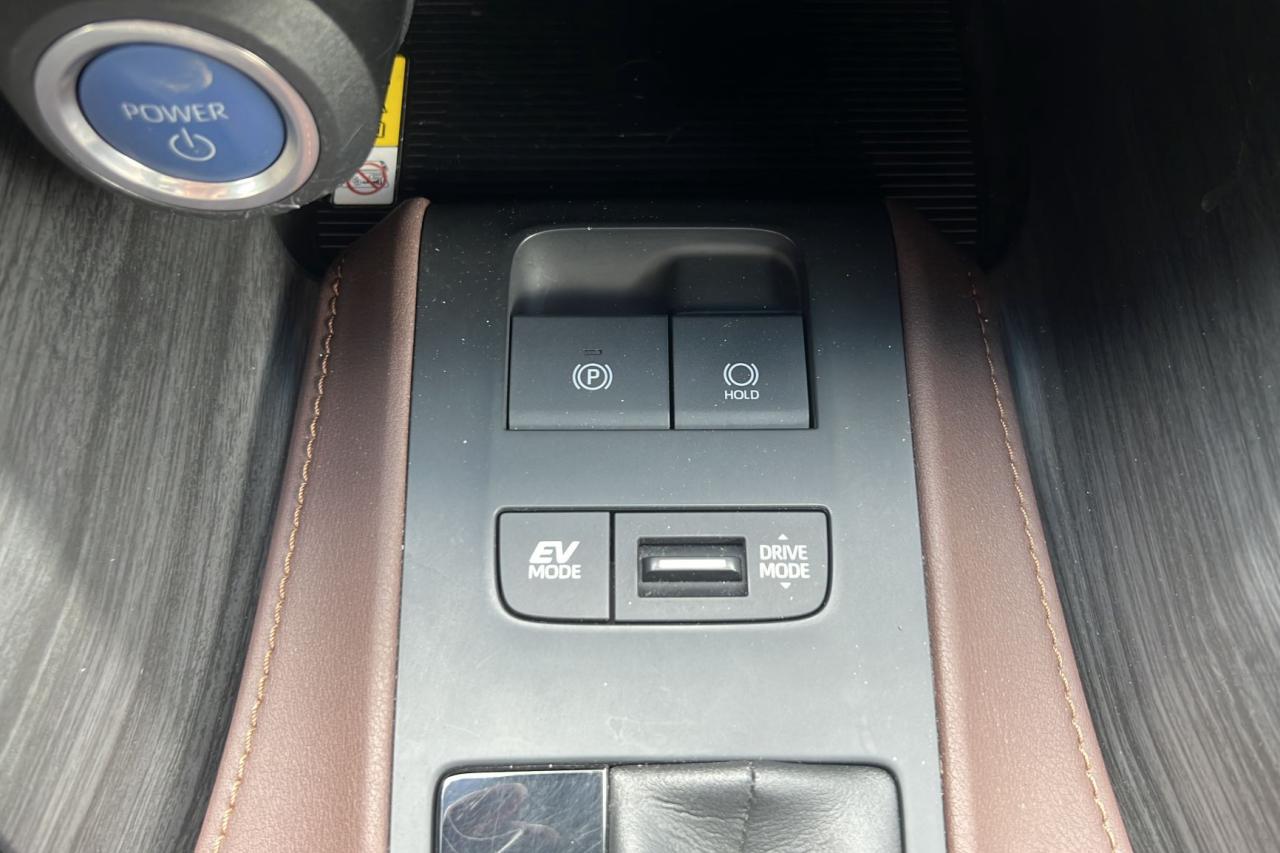 2022 Toyota Venza Hybrid Limited Photo
