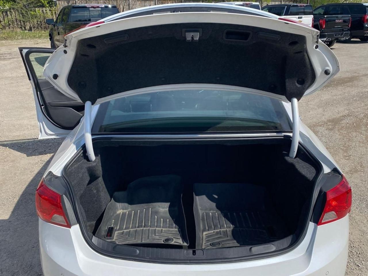 2017 Chevrolet Impala Premier | Leather | Pano Roof | Nav | Cam & More! Photo8