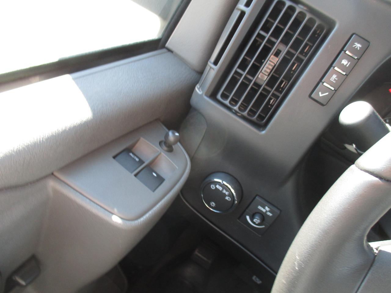 2022 GMC Savana 3500 3500. 155 inch w/base - Photo #13