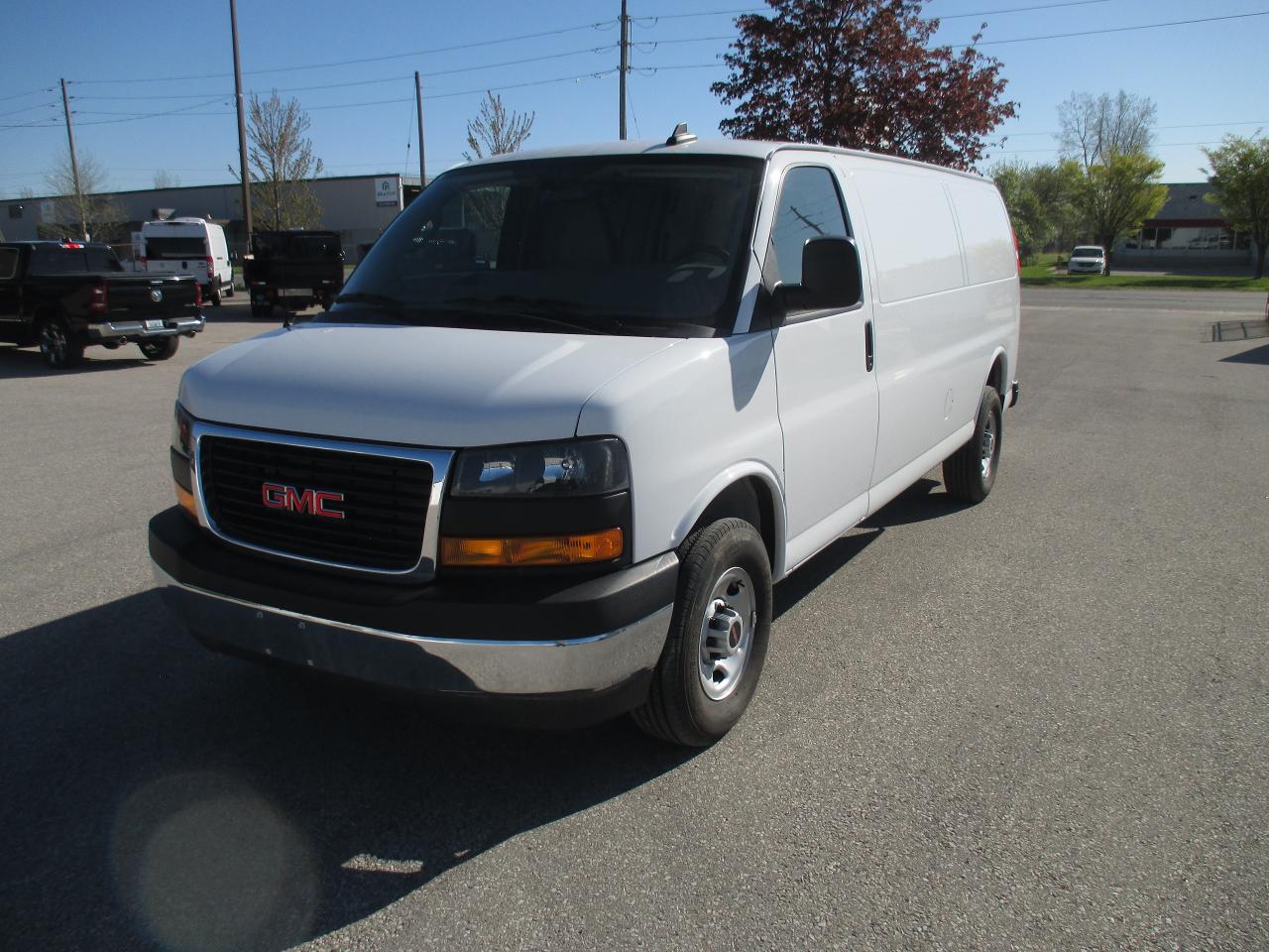 2022 GMC Savana 3500 3500. 155 inch w/base - Photo #2