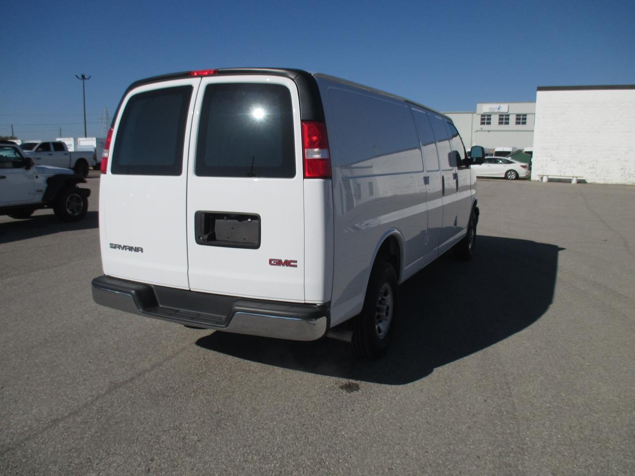 2022 GMC Savana 3500 3500. 155 inch w/base - Photo #5