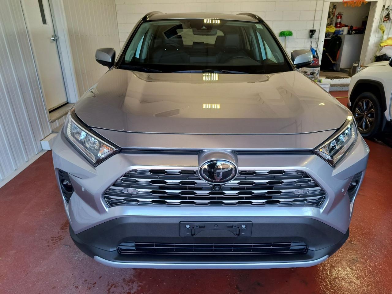 2020 Toyota RAV4 LIMITED AWD Photo2
