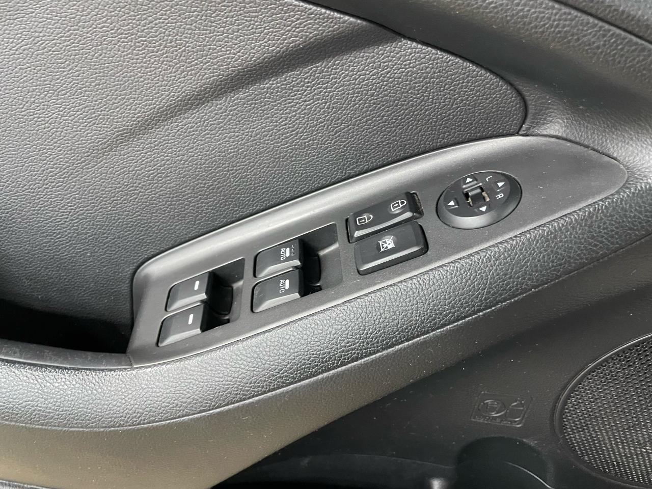 2016 Kia Forte LX Photo29