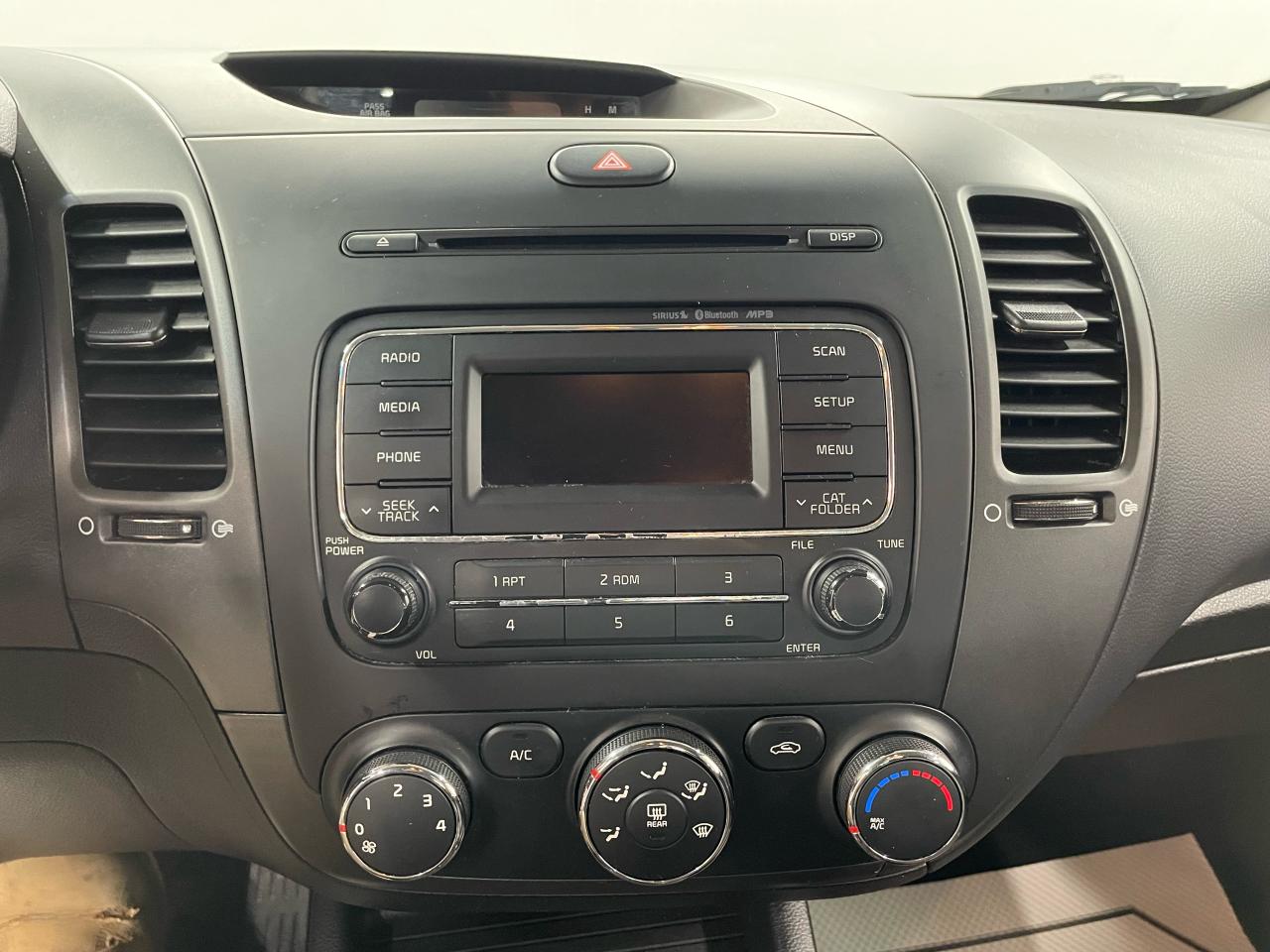 2016 Kia Forte LX Photo34
