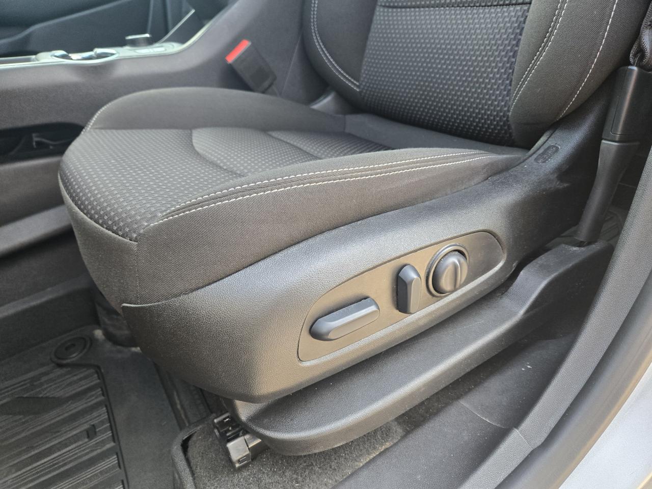 2024 GMC Terrain SLE - Photo #11