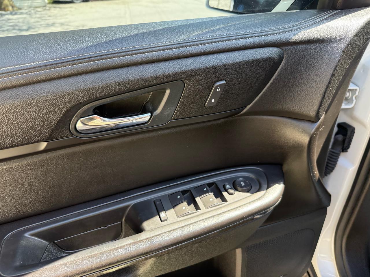 2016 GMC Acadia SLT - Photo #10