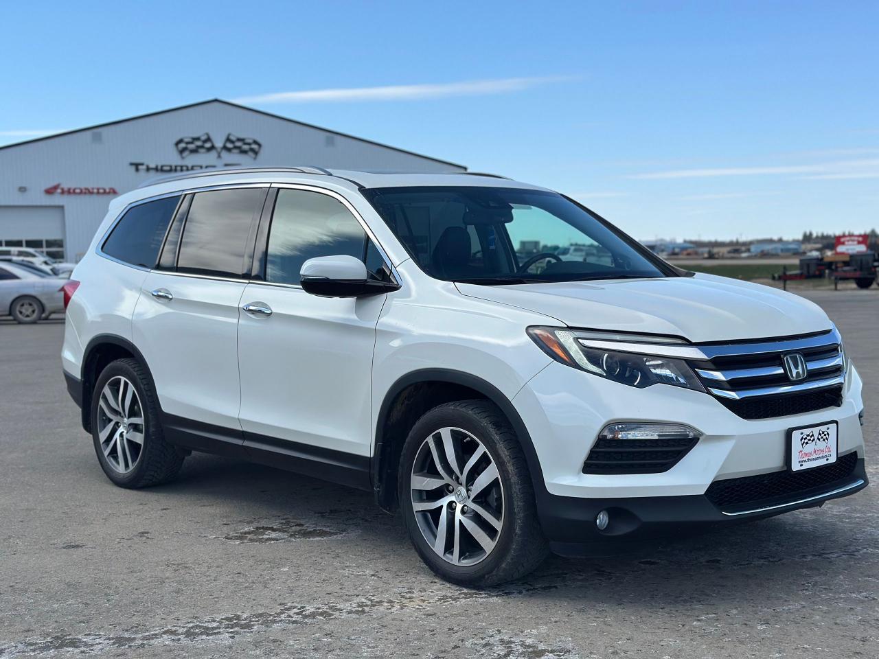 2017 Honda Pilot Touring Photo2