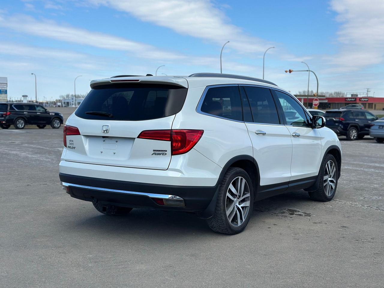 2017 Honda Pilot Touring Photo4