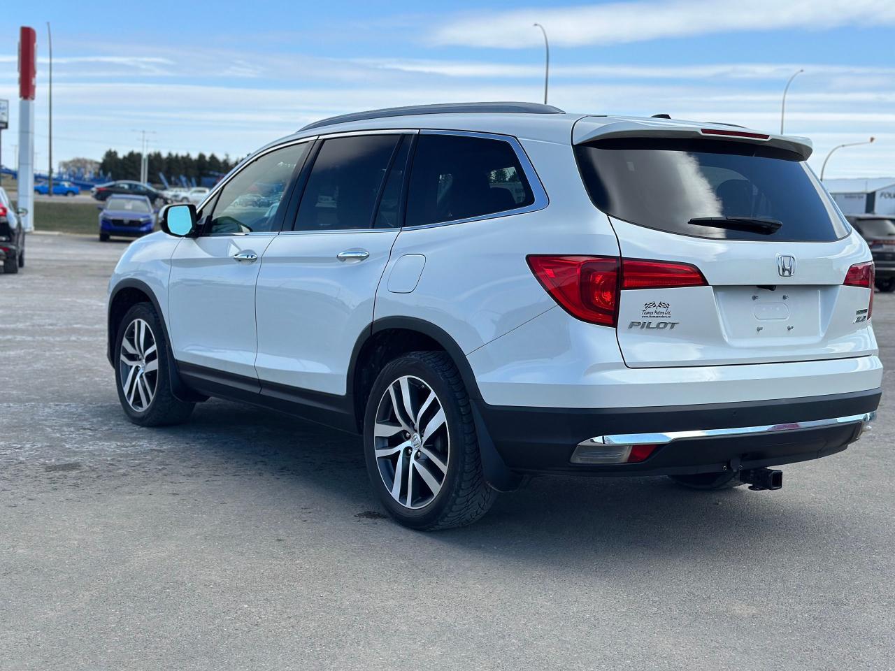 2017 Honda Pilot Touring Photo