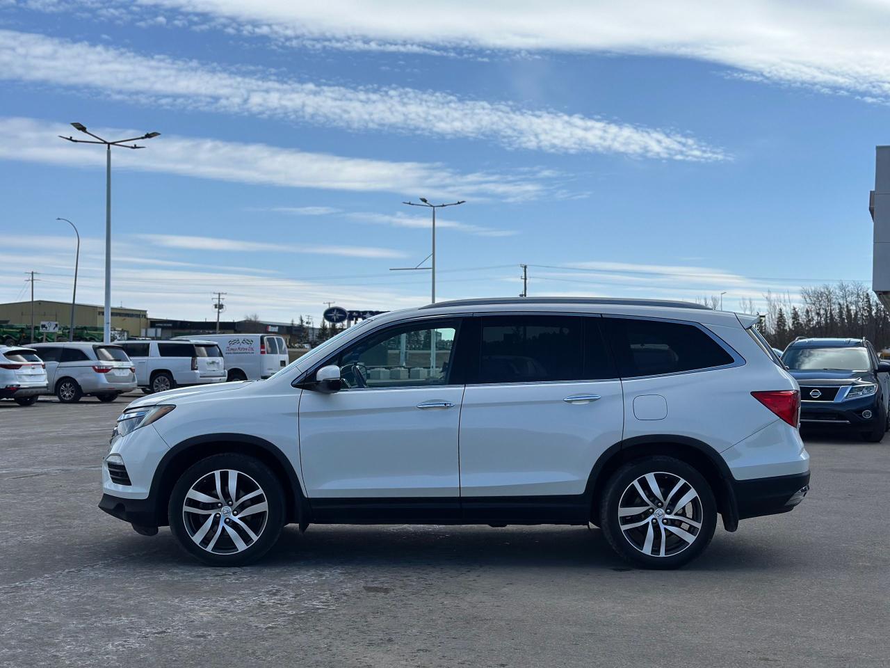 2017 Honda Pilot Touring Photo