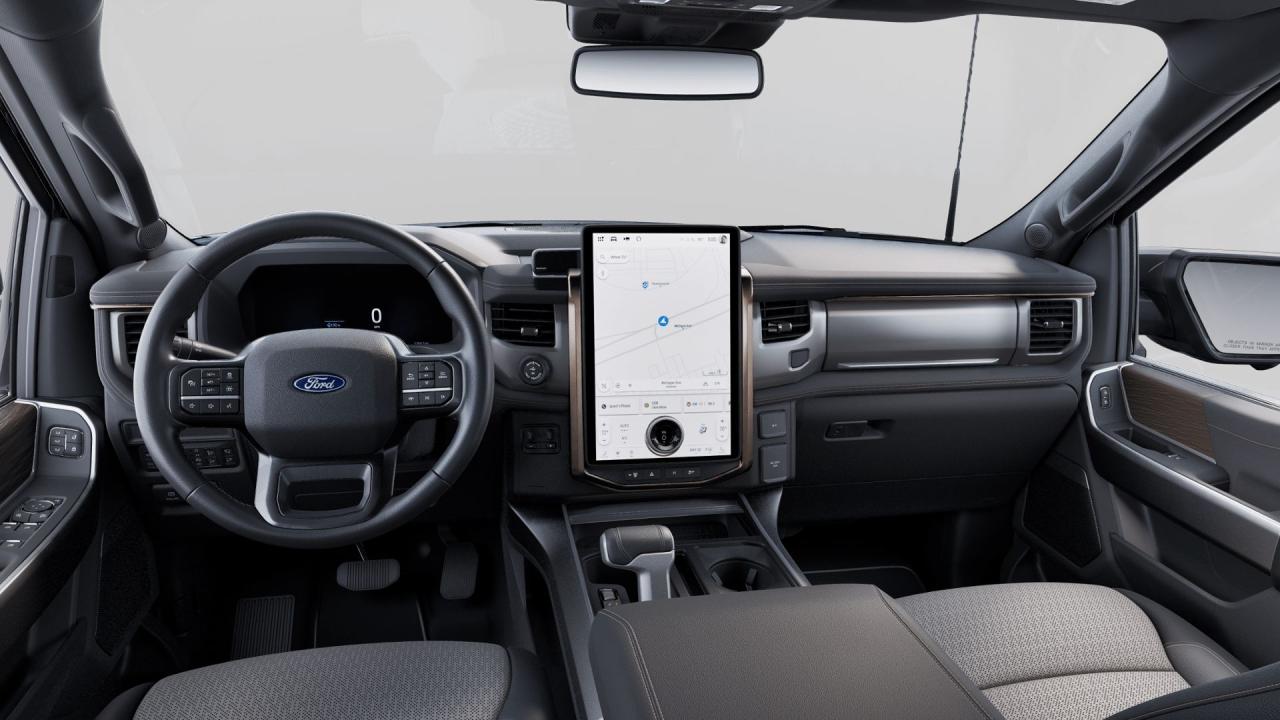 2025 Ford F-150 Lightning Lariat 4WD SuperCrew 5.5' Box Photo5