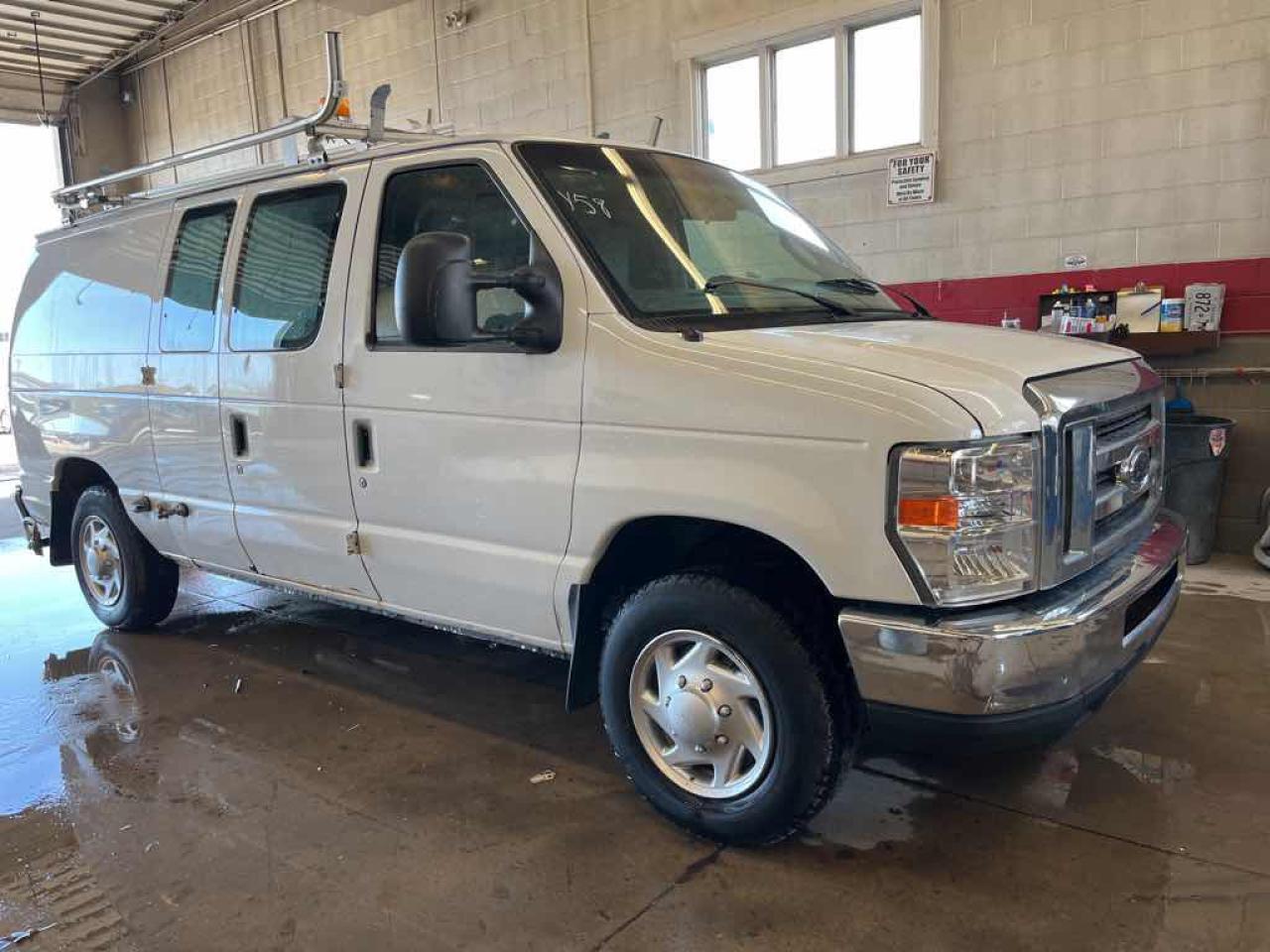 2011 Ford Econoline E150 VAN - Photo #3