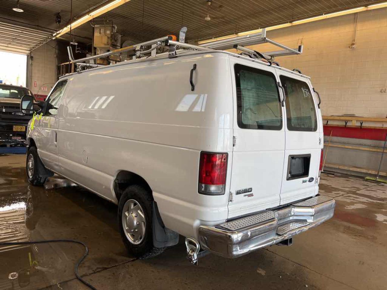 2011 Ford Econoline E150 VAN - Photo #6