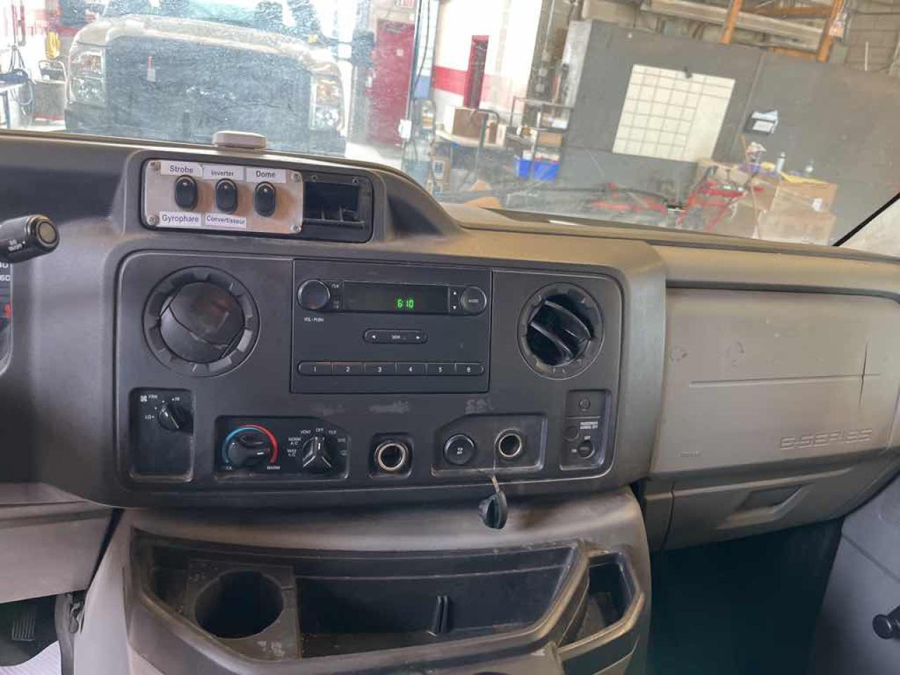 2011 Ford Econoline E150 VAN - Photo #10