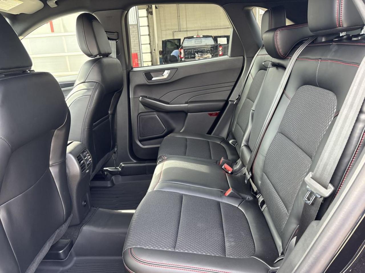 2025 Ford Escape 4DR ST LINE 300A Photo5