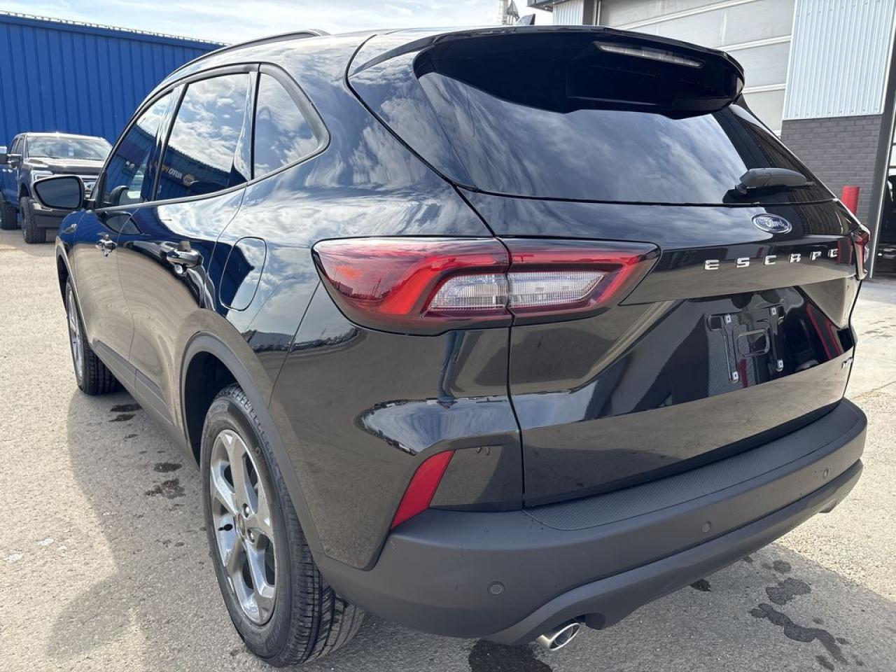 2025 Ford Escape 4DR ST LINE 300A Photo5