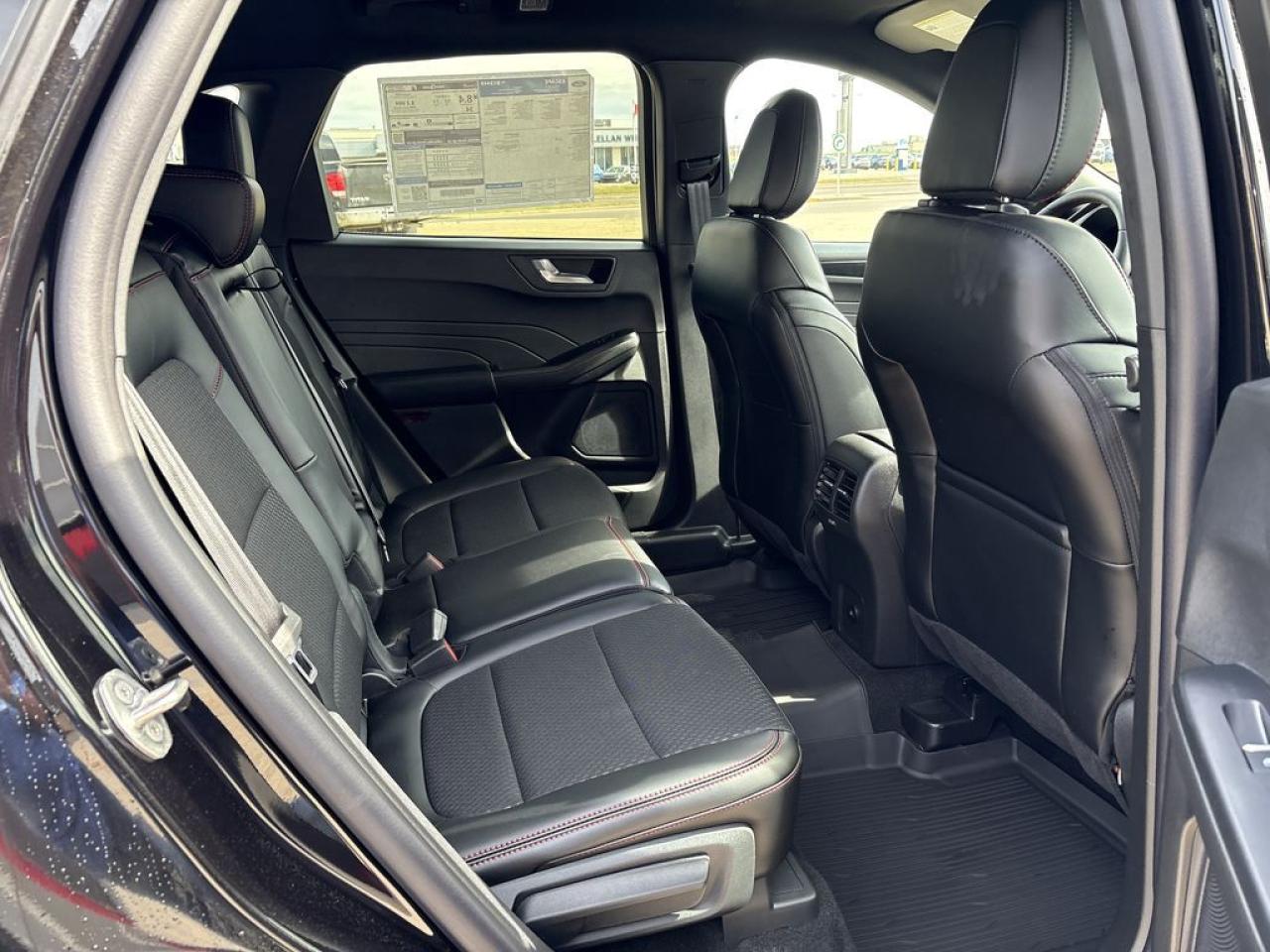 2025 Ford Escape 4DR ST LINE 300A Photo5
