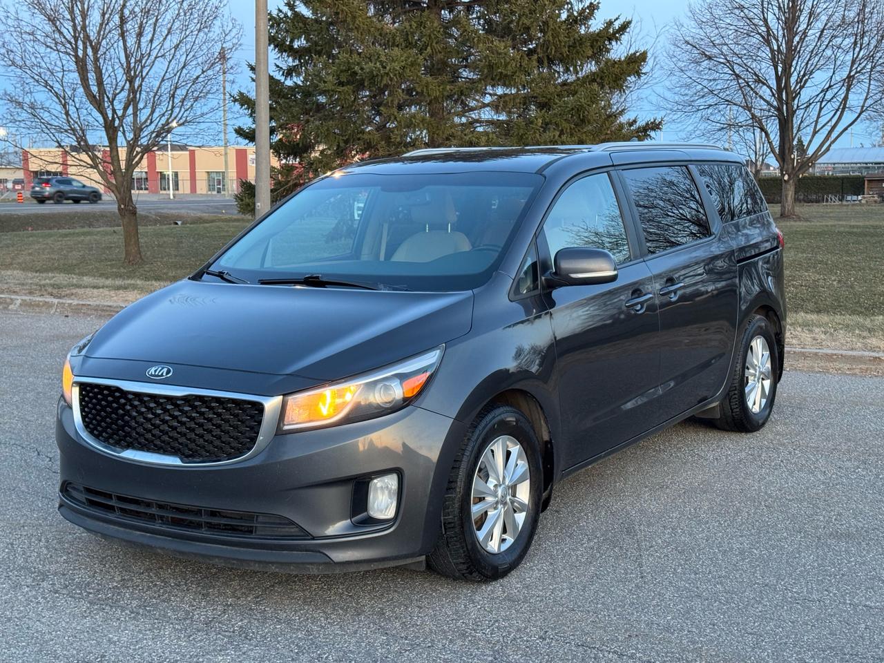 2016 Kia Sedona LX - 8 Seats - Photo #1