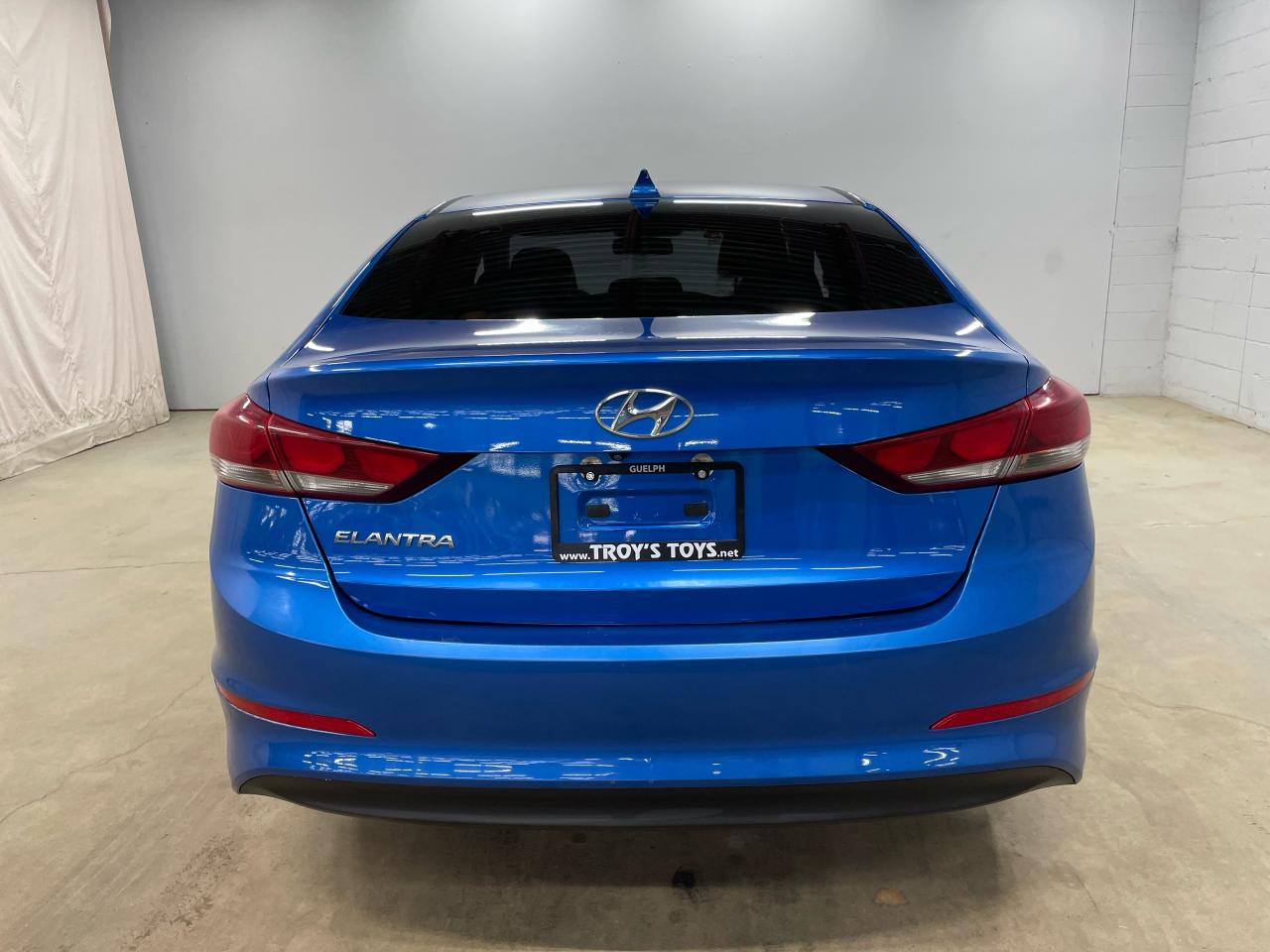 2017 Hyundai Elantra GL Photo5