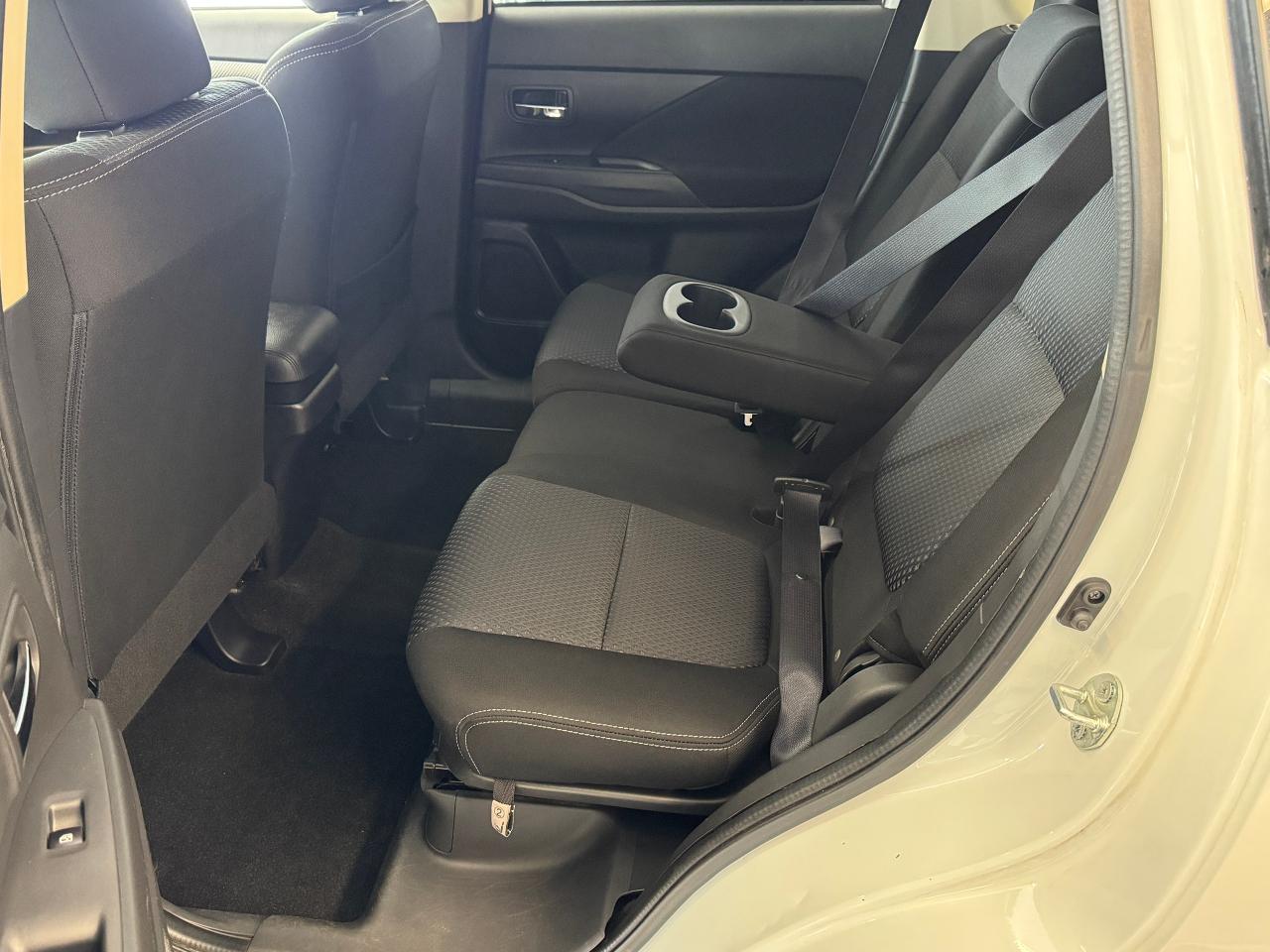 2016 Mitsubishi Outlander AWC SE 7 Passenger+Camera+ONE OWNER+CLEAN CARFAX Photo86