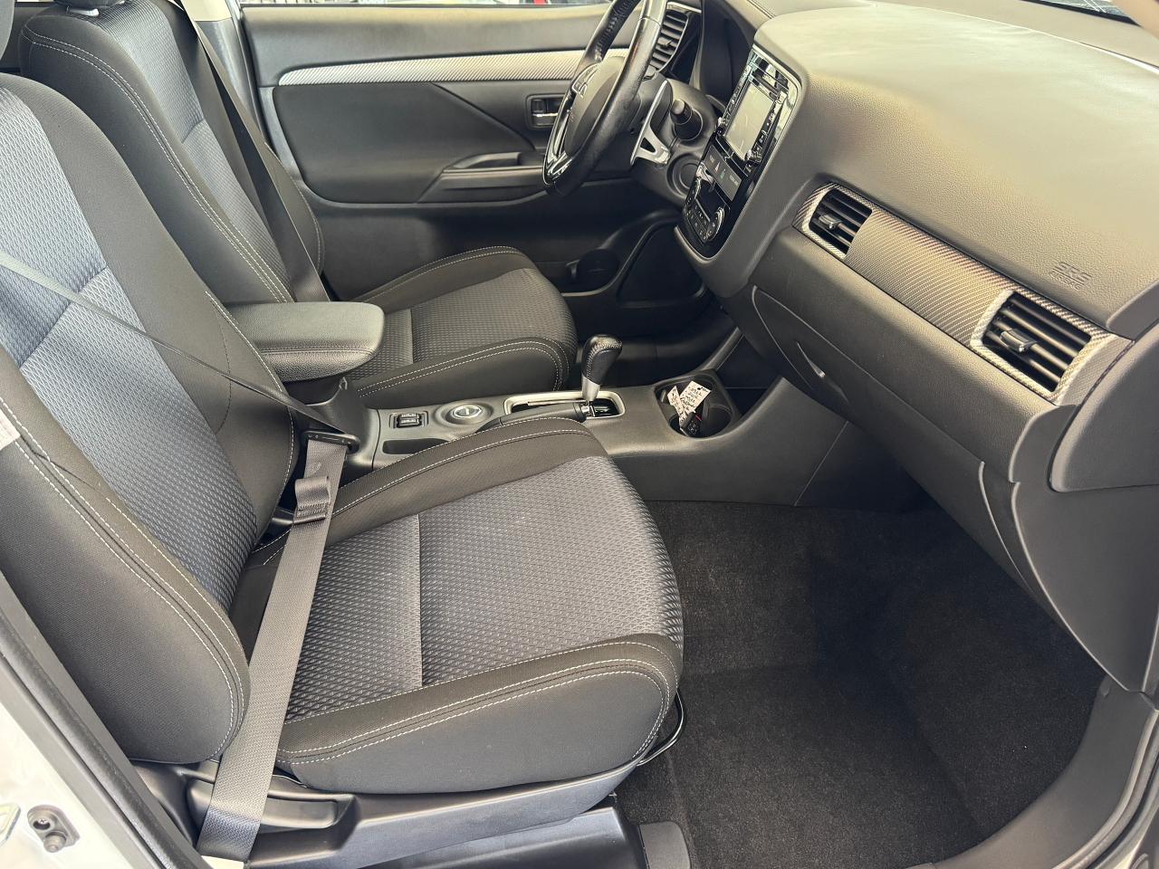 2016 Mitsubishi Outlander AWC SE 7 Passenger+Camera+ONE OWNER+CLEAN CARFAX Photo84