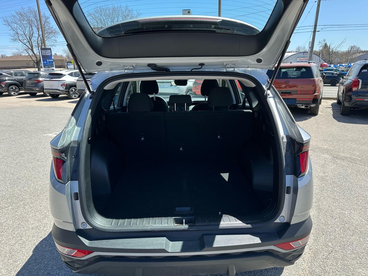 2022 Hyundai Tucson Essential Photo8