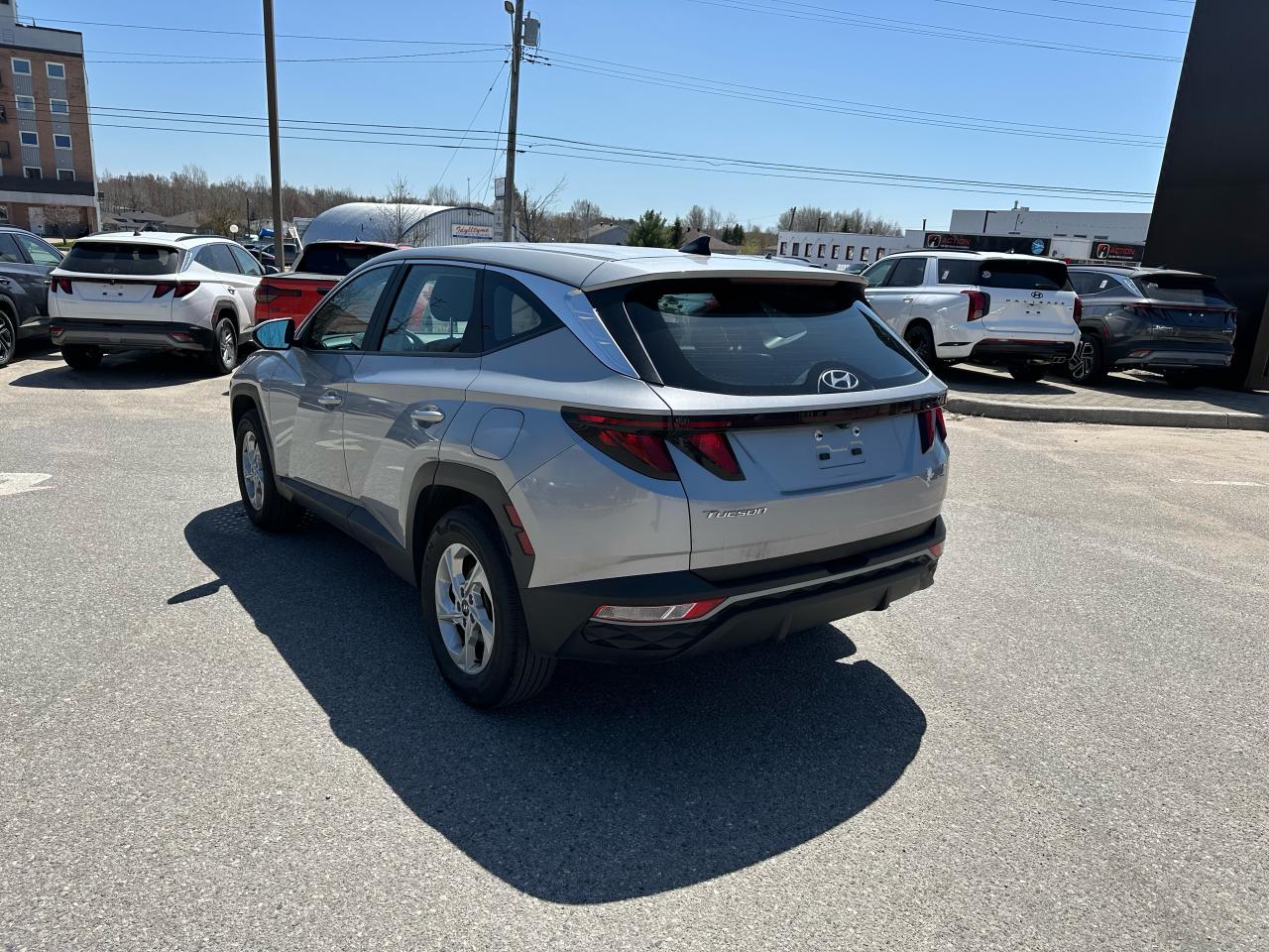 2022 Hyundai Tucson Essential Photo22
