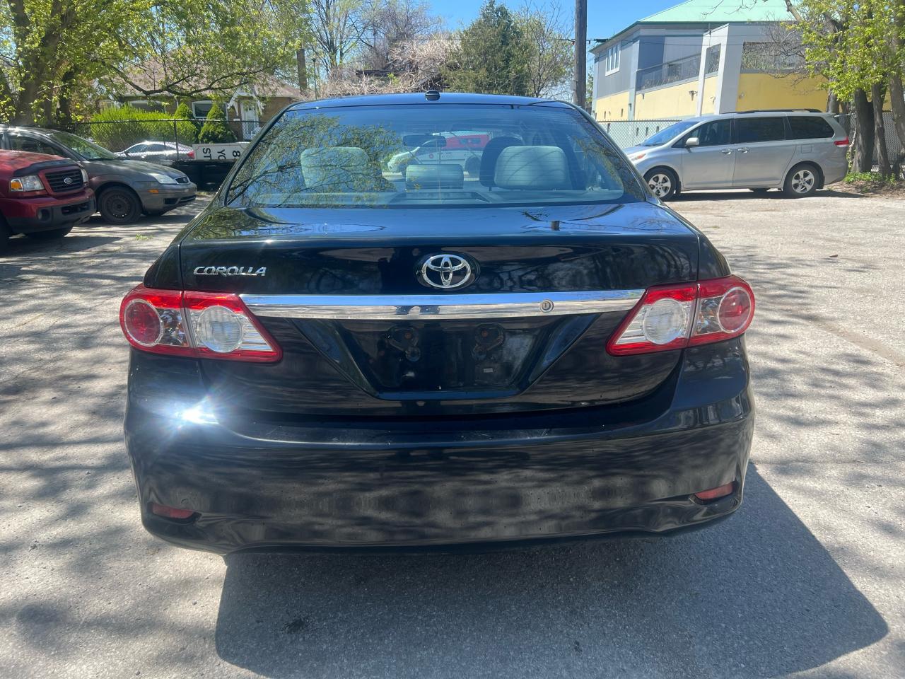 2013 Toyota Corolla CE Photo2