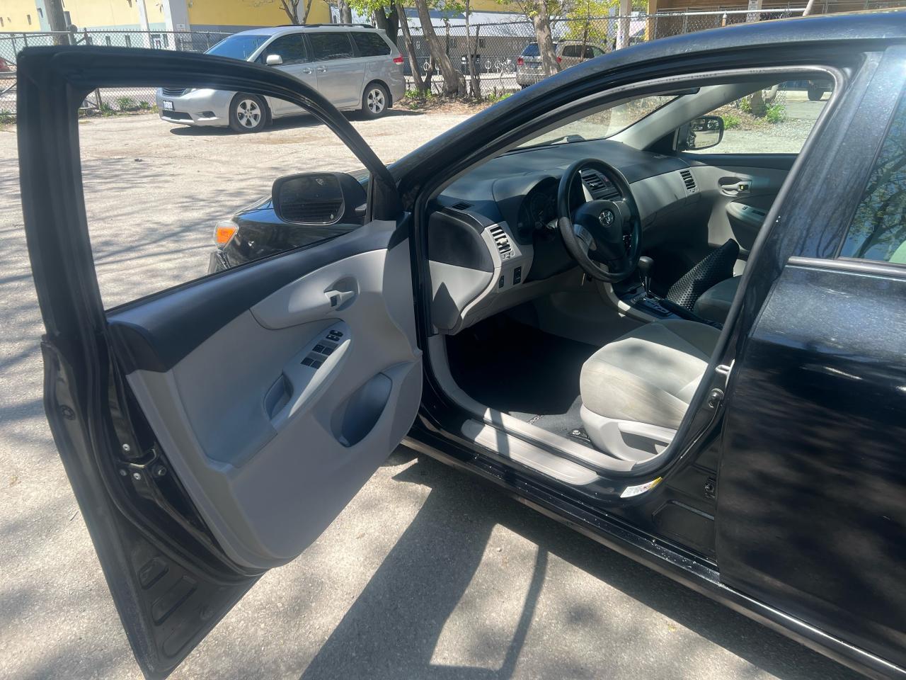 2013 Toyota Corolla CE - Photo #4