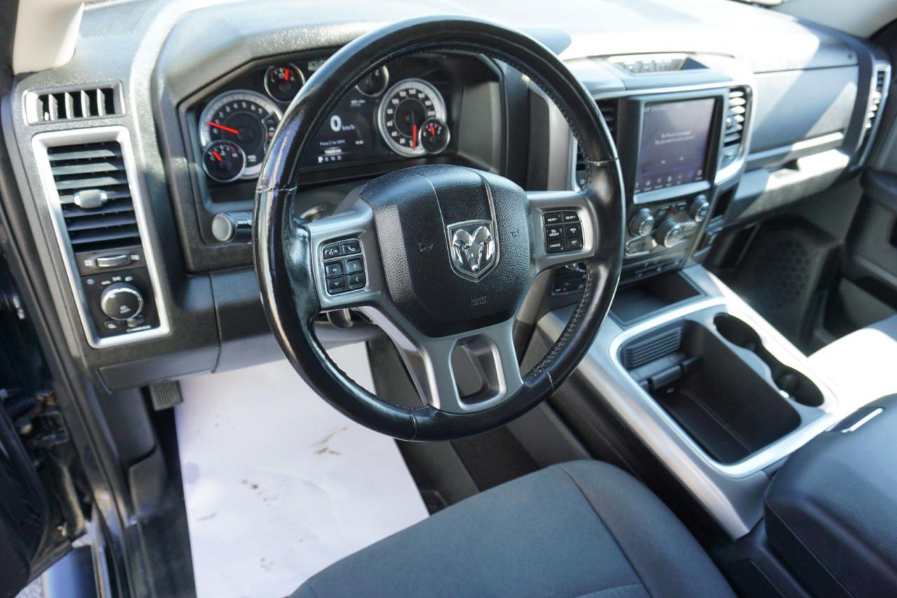 2021 RAM 1500 Classic V6 SLT CREW 4WD CERTIFIED *ACCIDENT FREE* CAMERA NAV BLUETOOTH HEATED SEATS CRUISE ALLOYS - Photo #9