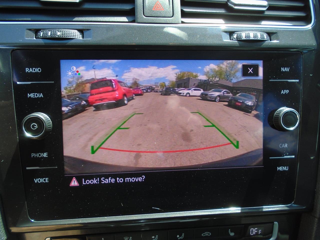 2021 Volkswagen Golf LOADED/ NO ACCIDENT/ REAR CAM / ROOF / NAVI / MINT - Photo #21