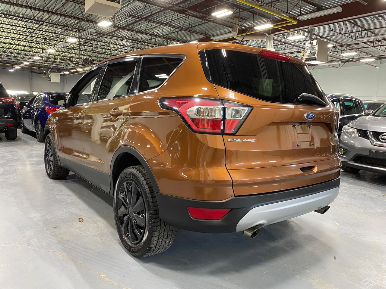 2017 Ford Escape SE - Photo #3