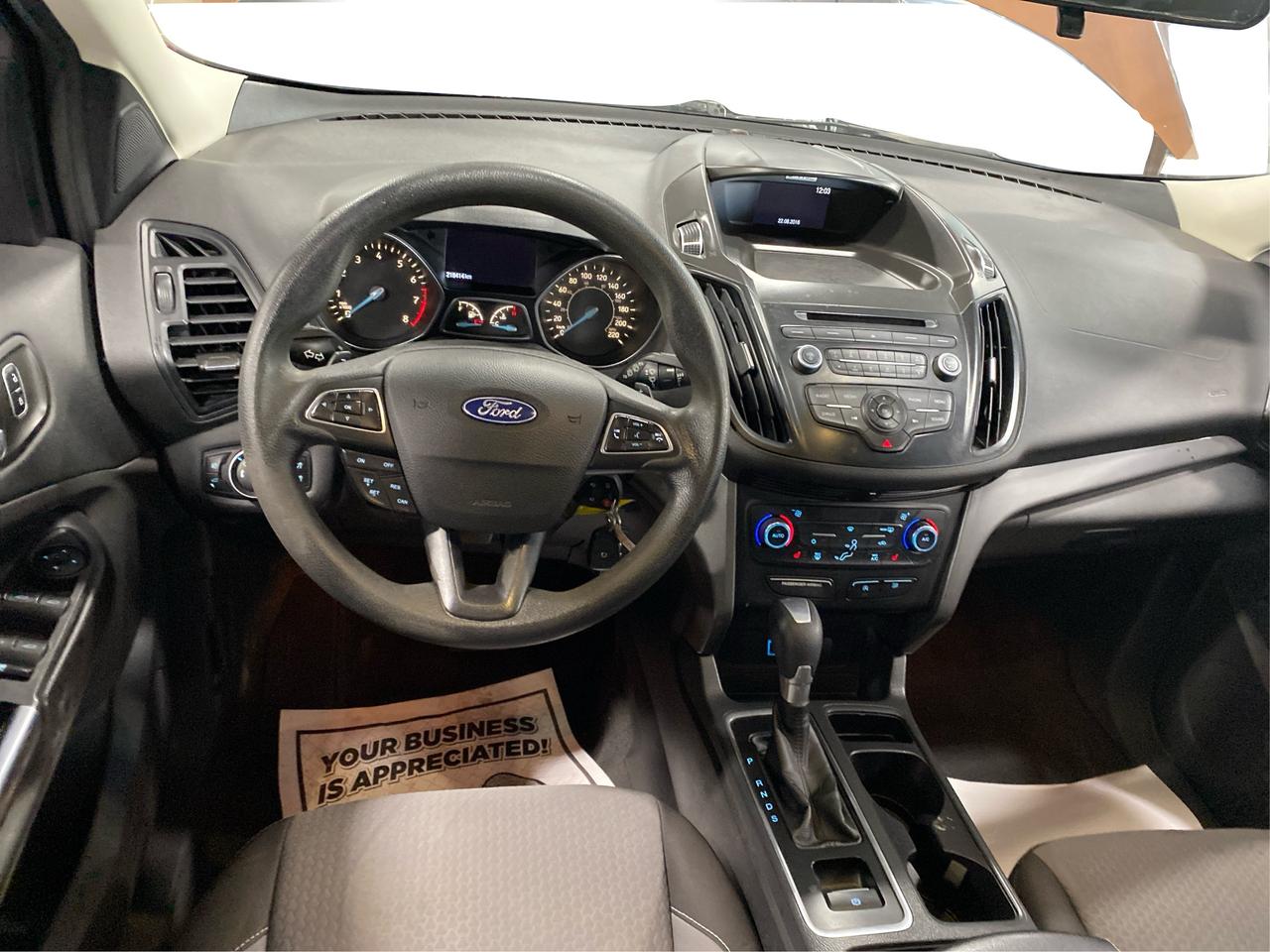 2017 Ford Escape SE Photo