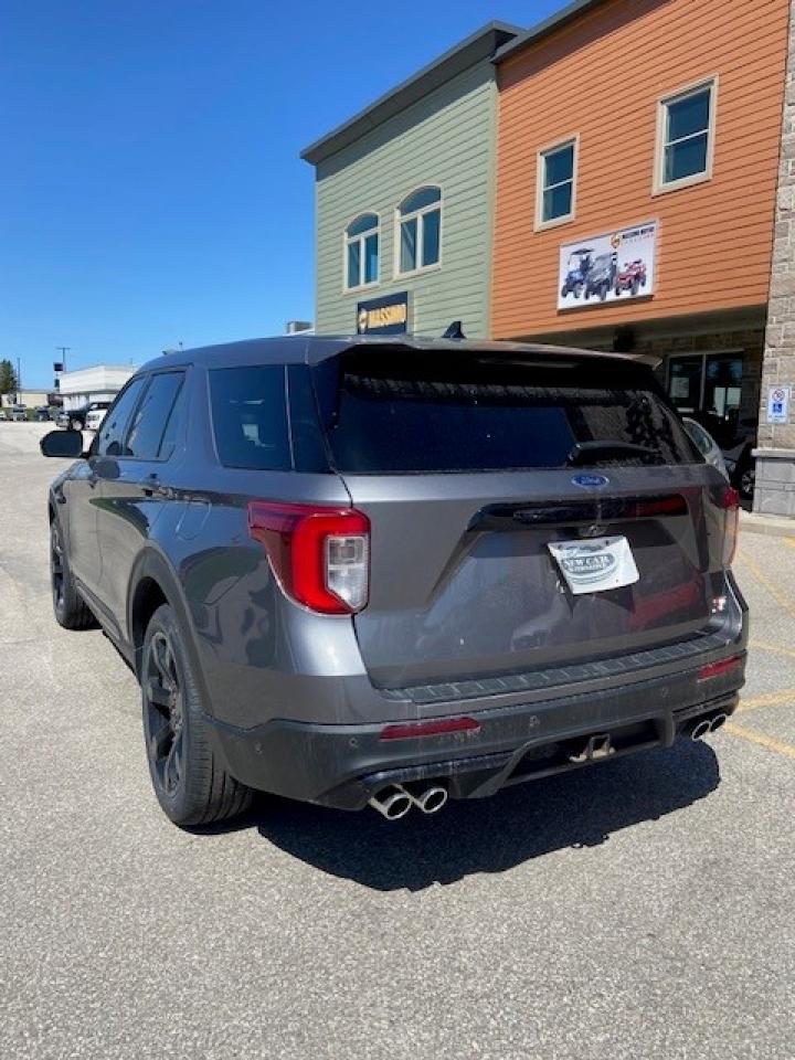 2021 Ford Explorer ST 4WD Photo