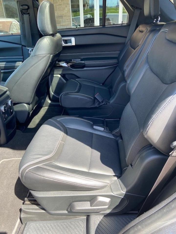 2021 Ford Explorer ST 4WD Photo