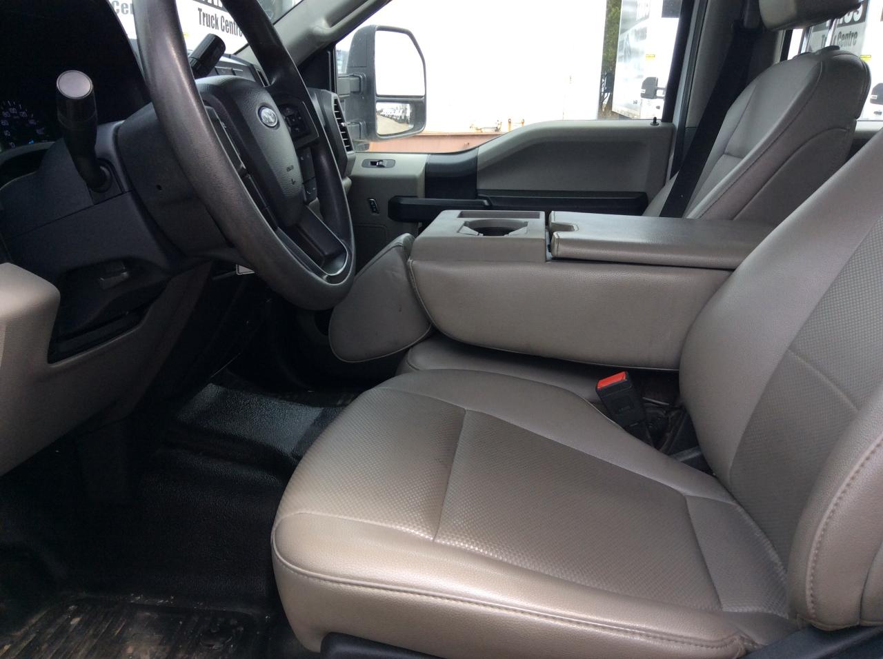 2022 Ford F-350 XL Photo3