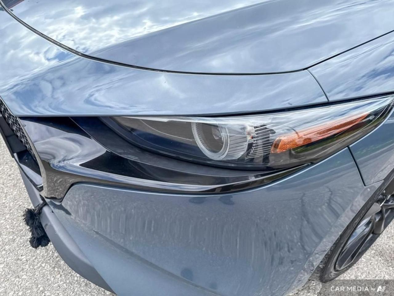 2020 Mazda MAZDA3 GT / i-ACTIV AWD / ROOF / NAV / RED LEATHER - Photo #5